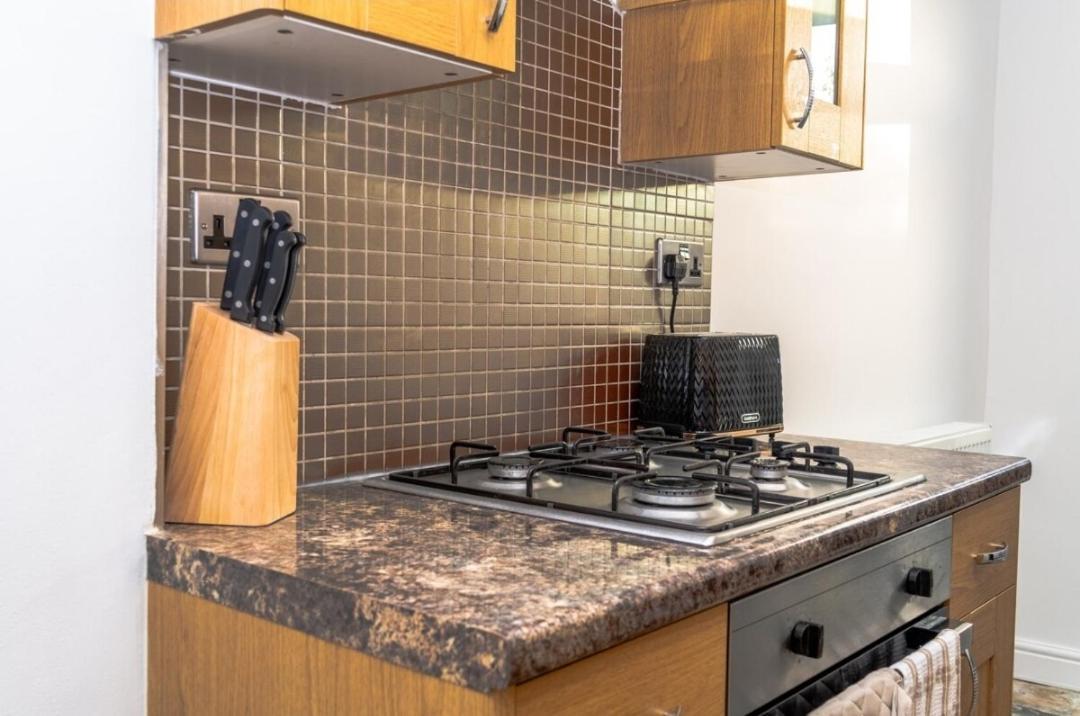 Charming House- Walking Distance To Town Centre Сasa de vacaciones York