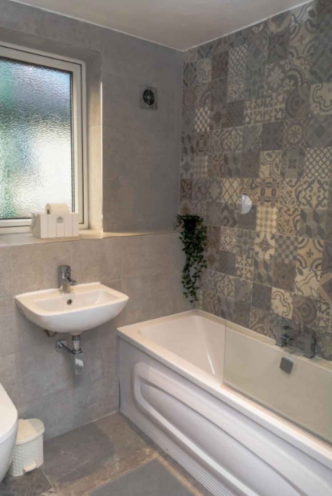 Сasa de vacaciones Charming House- Walking Distance To Town Centre *